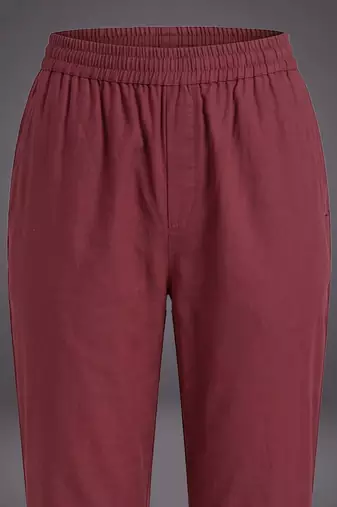 women regular kurta with trousers