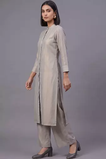 women regular kurta with palazzos