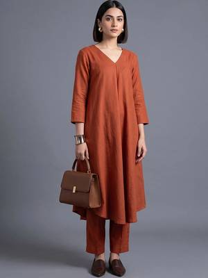 women regular kurta with trousers 1