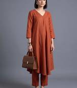 women regular kurta with trousers