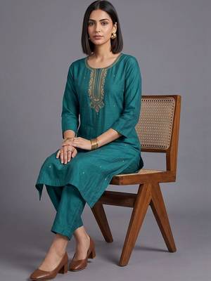 women ethnic motifs embroidered regular sequinned kurta with trousers & with dupatta 5