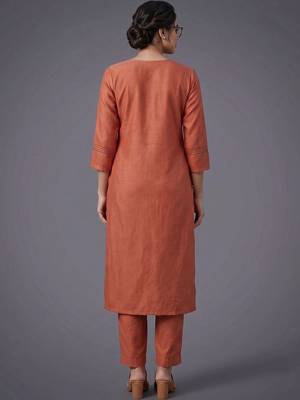 women ethnic motifs embroidered regular thread work kurta with trousers 2