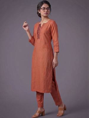 women ethnic motifs embroidered regular thread work kurta with trousers 6