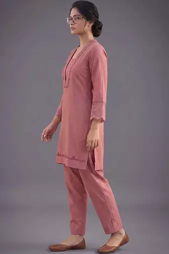 women ethnic motifs embroidered regular thread work kurta with trousers