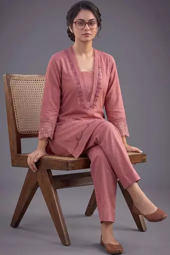 women ethnic motifs embroidered regular thread work kurta with trousers