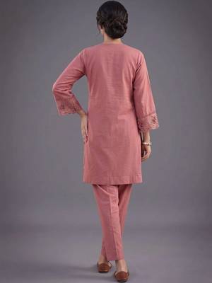 women ethnic motifs embroidered regular thread work kurta with trousers 7