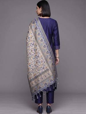 women ethnic motifs regular kurta with trousers & with dupatta 4