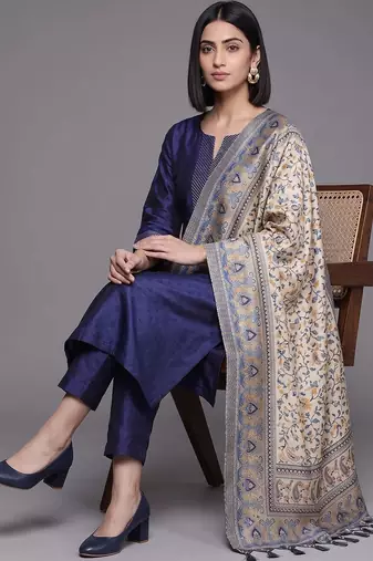 women ethnic motifs regular kurta with trousers & with dupatta