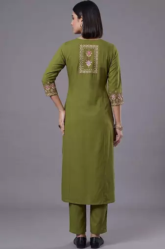 women ethnic motifs embroidered regular thread work kurta with trousers