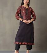 women ethnic motifs printed regular kurta with trousers