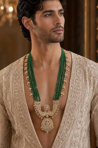 Green beaded kundan pendant necklace