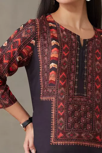 women ethnic motifs printed regular kurta with trousers