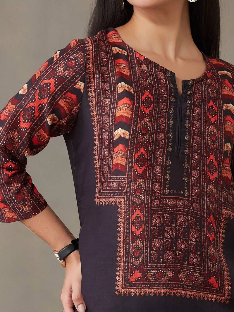 women ethnic motifs printed regular kurta with trousers