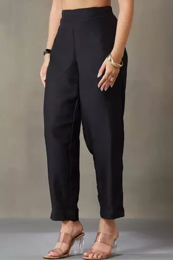women ethnic motifs printed regular kurta with trousers