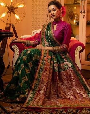 Green green & pink ethnic motifs woven design zari banarasi saree 2
