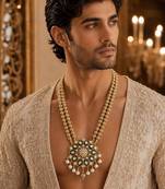 Gold plated kundan floral pendant necklace