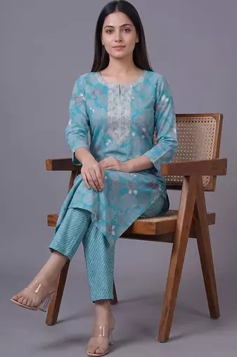 women ethnic motifs printed regular thread work cotton kurta with trousers & with dupatta