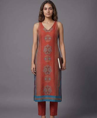 women ethnic motifs printed regular kurta with trousers 1