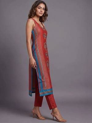 women ethnic motifs printed regular kurta with trousers 6