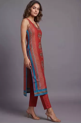 women ethnic motifs printed regular kurta with trousers