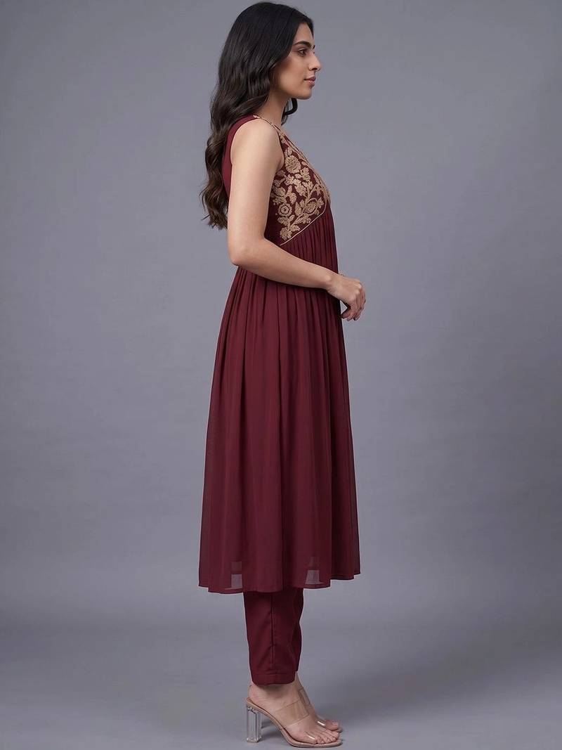 women ethnic motifs embroidered empire thread work kurta with trousers