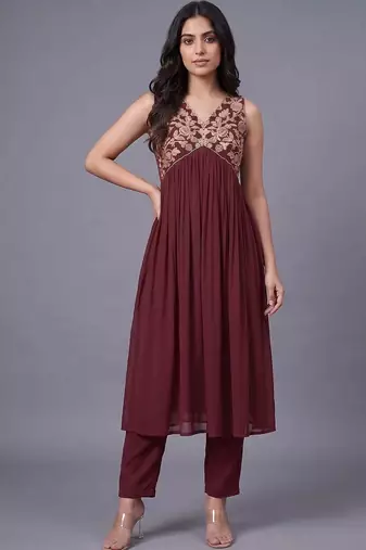 women ethnic motifs embroidered empire thread work kurta with trousers
