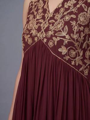 women ethnic motifs embroidered empire thread work kurta with trousers 7
