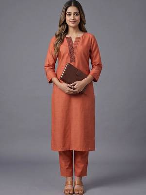 women ethnic motifs embroidered regular thread work kurta with trousers 1