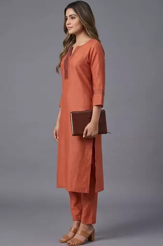 women ethnic motifs embroidered regular thread work kurta with trousers