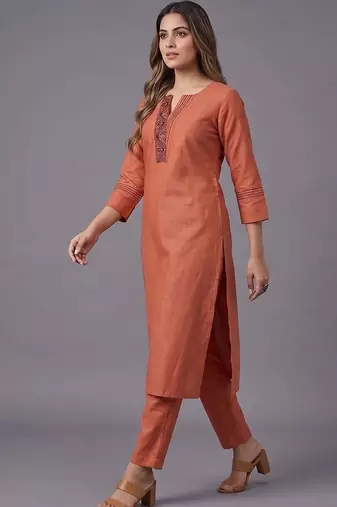 women ethnic motifs embroidered regular thread work kurta with trousers