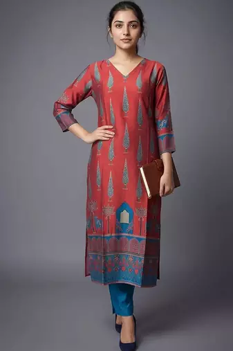 women ethnic motifs printed regular chanderi silk kurta with trousers
