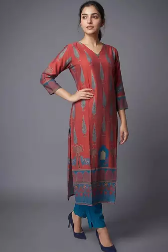 women ethnic motifs printed regular chanderi silk kurta with trousers