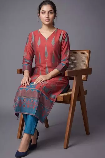 women ethnic motifs printed regular chanderi silk kurta with trousers