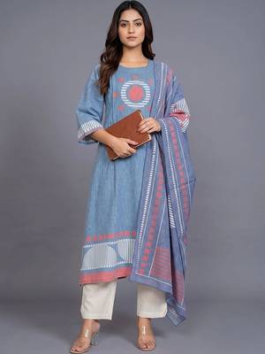 women printed regular kurta with trousers & with dupatta 1