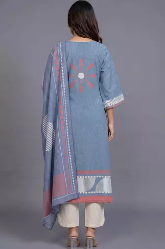 women printed regular kurta with trousers & with dupatta