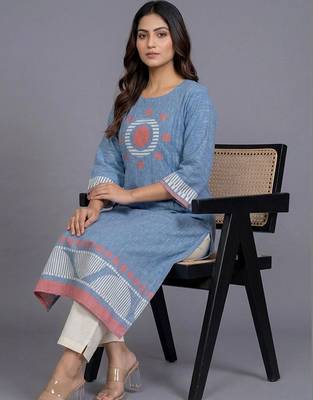 women printed regular kurta with trousers & with dupatta 4