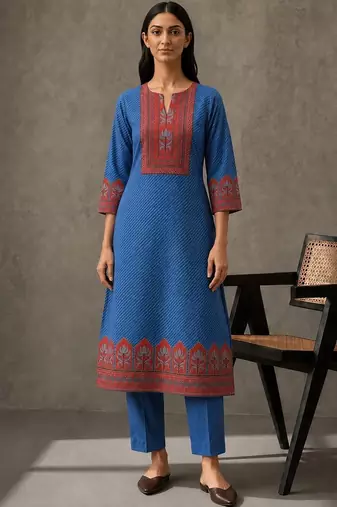 women ethnic motifs printed regular kurta with trousers