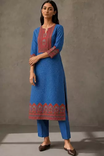 women ethnic motifs printed regular kurta with trousers