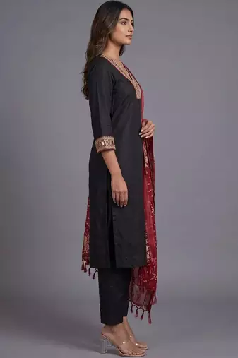women ethnic motifs embroidered regular mirror work kurta with trousers & with dupatta
