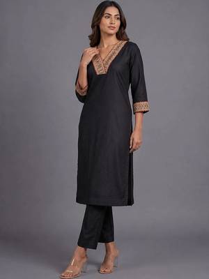 women ethnic motifs embroidered regular mirror work kurta with trousers & with dupatta 6