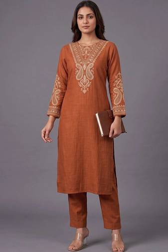 women ethnic motifs embroidered regular thread work kurta with trousers
