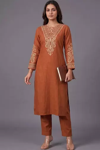 women ethnic motifs embroidered regular thread work kurta with trousers
