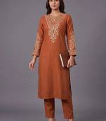 women ethnic motifs embroidered regular thread work kurta with trousers