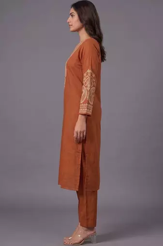 women ethnic motifs embroidered regular thread work kurta with trousers