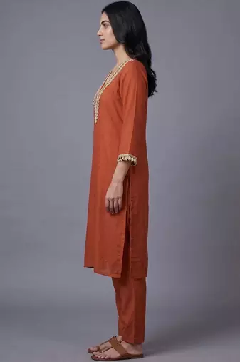 women regular mirror work kurta with trousers