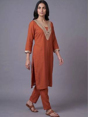 women regular mirror work kurta with trousers 5