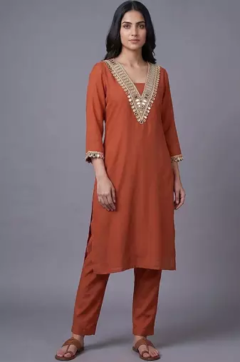 women regular mirror work kurta with trousers