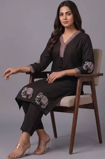 women ethnic motifs embroidered regular thread work kurta with trousers & with dupatta