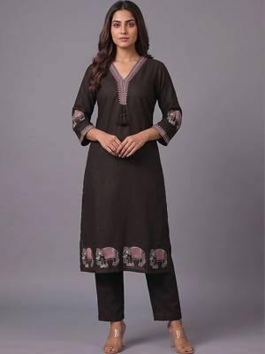 women ethnic motifs embroidered regular thread work kurta with trousers & with dupatta 6