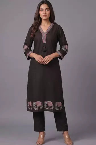 women ethnic motifs embroidered regular thread work kurta with trousers & with dupatta